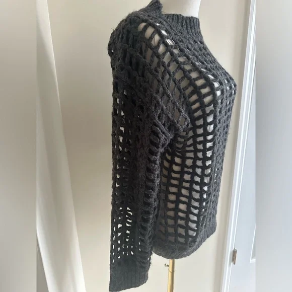 NWOT Urban Outfitters Gray Sweater- Small - Picture 3 of 7